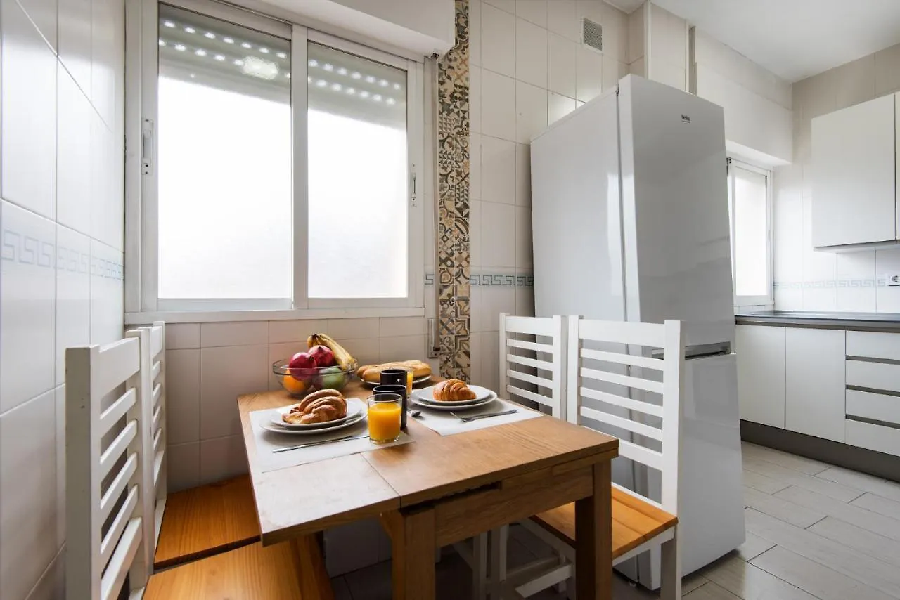The 2Nd Corner: Central Apartment Ideal For Groups Malaga