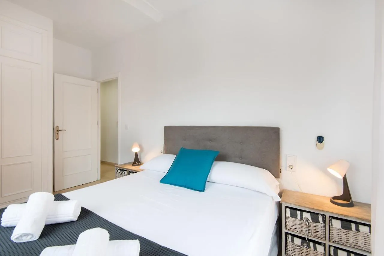 The 2Nd Corner: Central Apartment Ideal For Groups Malaga